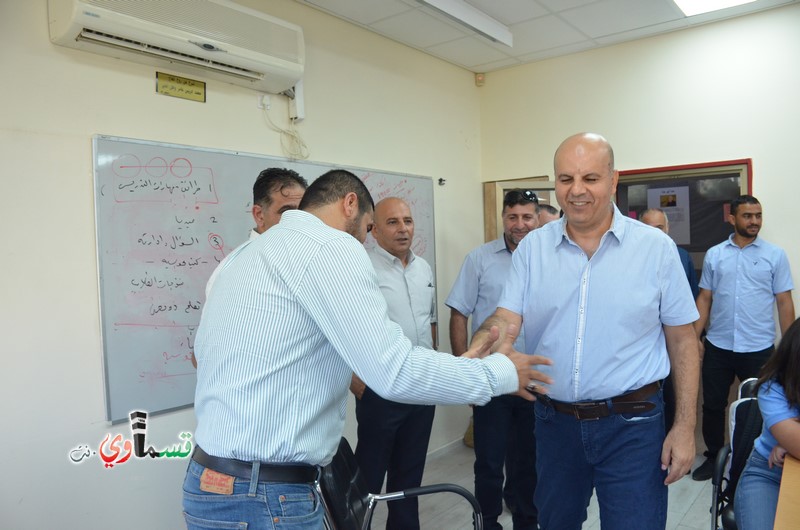 كفرقاسم- فيديو: نواب وأعضاء المجلس البلدي يشاركون الطلاب افتتاح عامهم الدراسي  باجواء بهيجة .